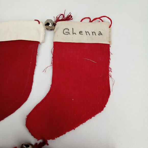 Mid Century Modern Christmas Stocking Set Of 4 Miniatures Red & White Felt 1950s - Picture 3 of 7